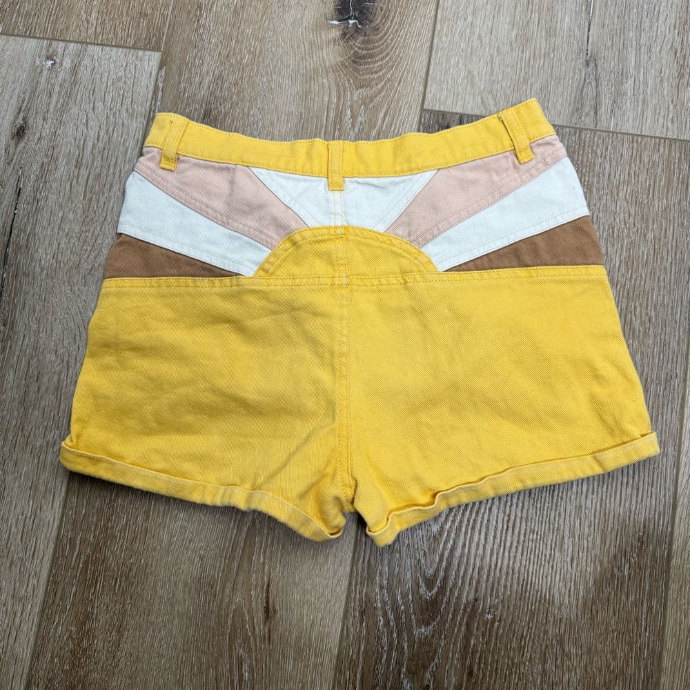 Originality gold designed denim shorts